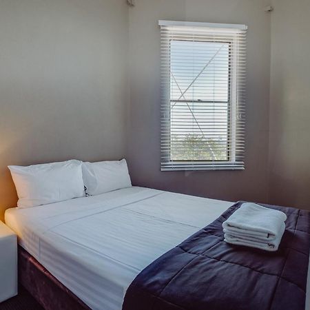 Crossroads Hotel Нарабри Екстериор снимка